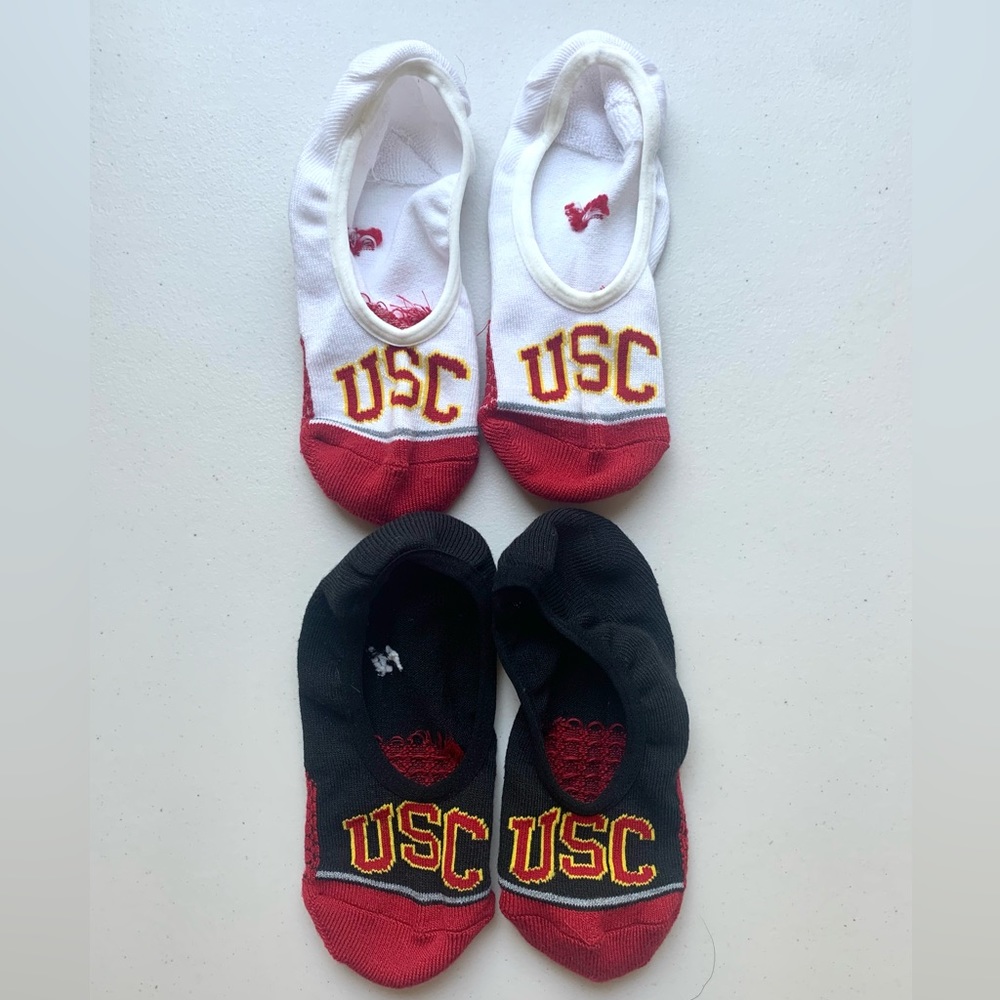 USC Womens low cut, no show socks. Fits up to size 10. 2 pairs NWOT